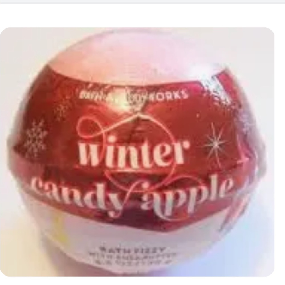 Bath & Body Works Bath Fizzy. Winter Candy Apple.